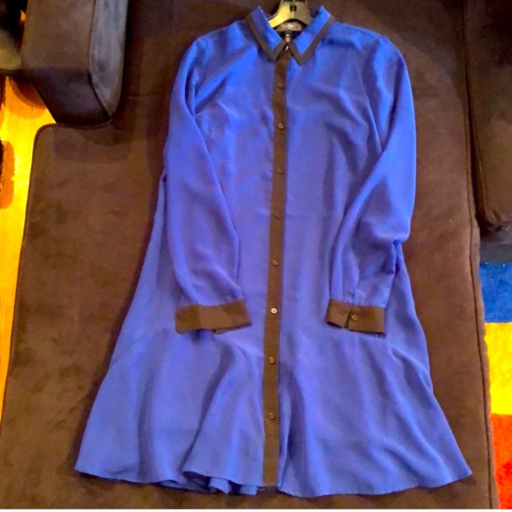 Jessica Simpson blue long sleeve tent type dress with black detail.